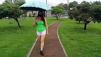 L'exhibitionnisme d'une femme colombienne: une compilation d'action hardcore et de gros cul par derrière