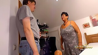 German Oma com uma buceta molhada desfruta de sexo hardcore