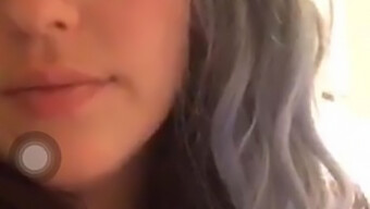 Ragazza europea sculaccia un amico a 60 fps su Periscope